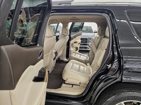 Used 2019 GMC Acadia Denali image 30