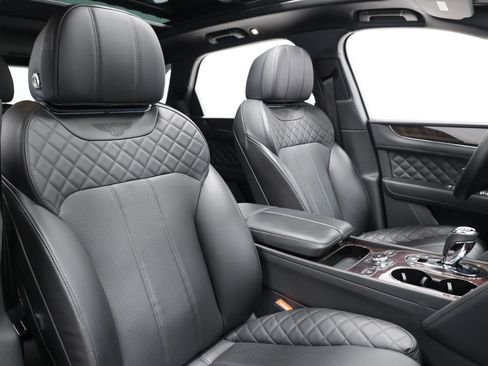 Used 2020 Bentley Bentayga Plug-In Hybrid AWD/4WD image 98