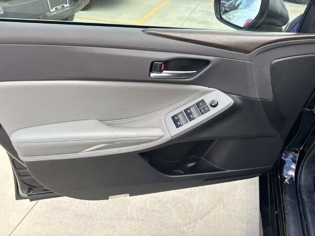 Used 2020 Toyota Avalon XLE FWD image 18