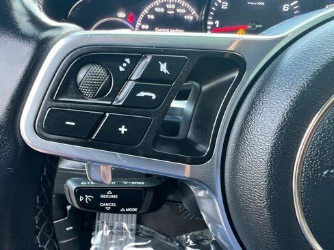Used 2020 Porsche Cayenne AWD/4WD image 22