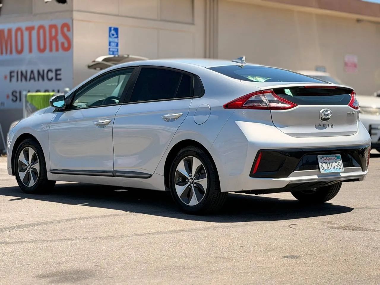 Used 2019 Hyundai Ioniq Electric FWD image 10
