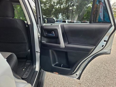 Used 2016 Toyota 4Runner SR5 image 38