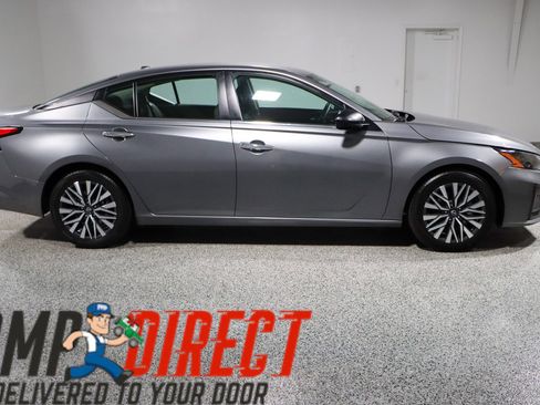 Used 2024 Nissan Altima 2.5 SV image 6