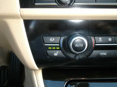 Used 2014 BMW 528i Sedan image 40