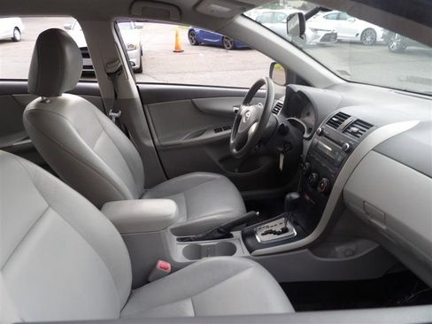 Used 2010 Toyota Corolla LE image 16