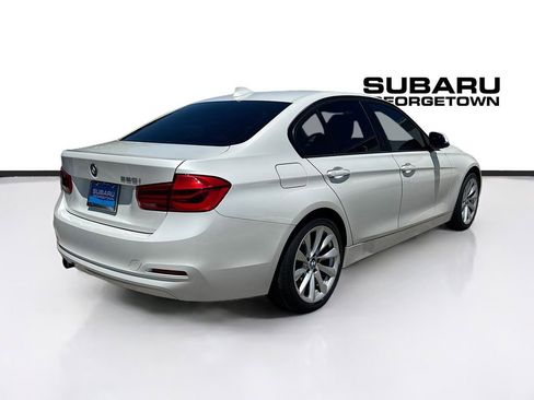 Used 2018 BMW 320i Sedan RWD image 8