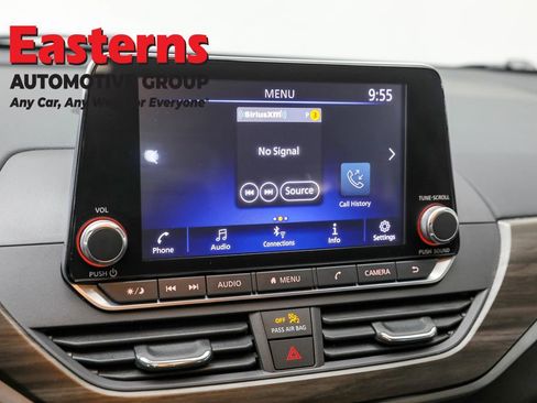 Used 2024 Nissan Altima 2.5 SV image 19