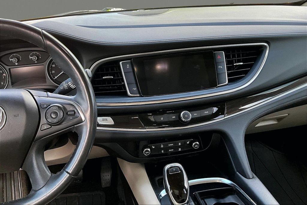Certified 2018 Buick Enclave Essence w/ Trailering Package FWD image 6