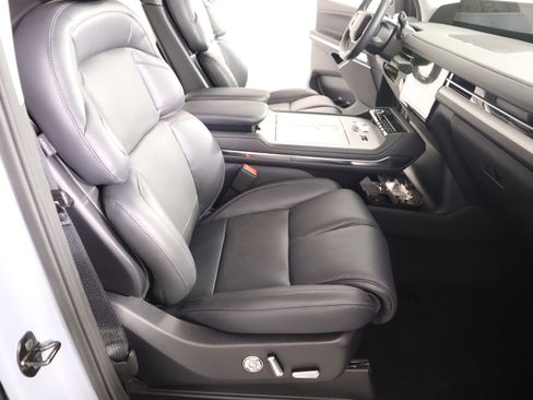 New 2026 Lincoln Navigator Premiere AWD/4WD image 15