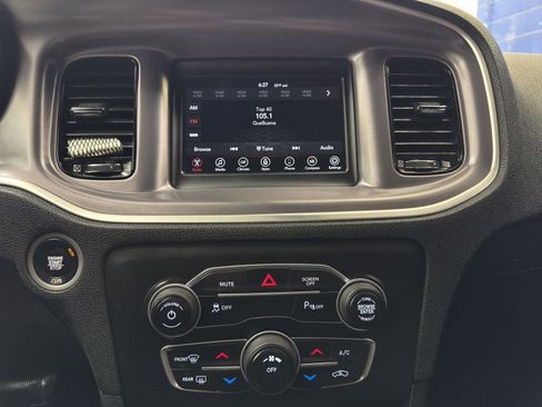 Used 2019 Dodge Charger SXT w/ Blacktop Package image 25