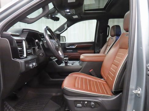 Used 2023 GMC Sierra 1500 Denali Ultimate image 9