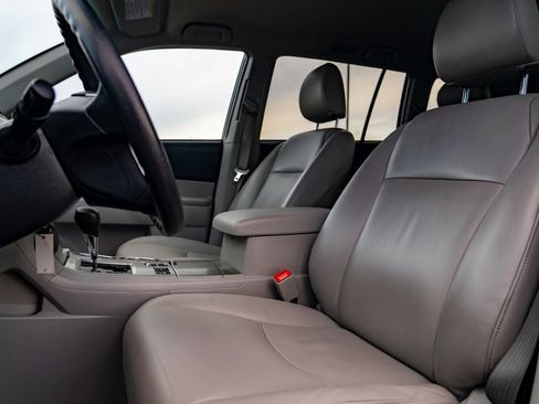 Used 2013 Toyota Highlander SE image 13