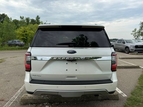 Used 2018 Ford Expedition Limited w/ Equipment Group 302A AWD/4WD image 6
