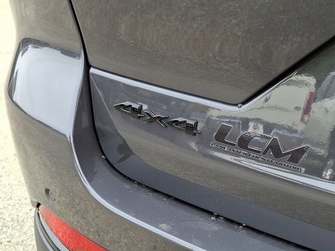 New 2025 Jeep Grand Cherokee Altitude image 13