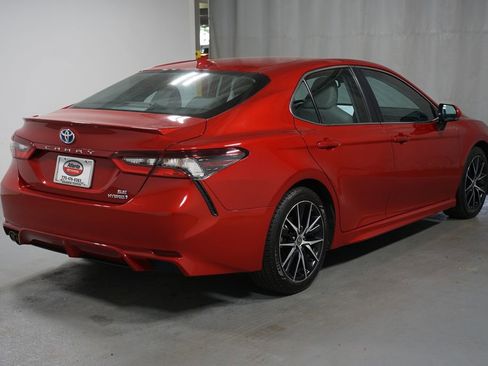 Used 2023 Toyota Camry SE w/ Audio Upgrade Package FWD image 8