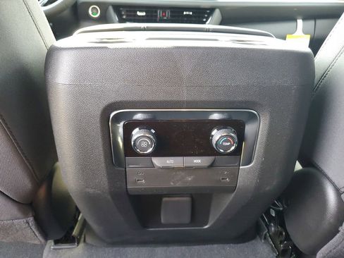 New 2026 Chevrolet Suburban LS image 11