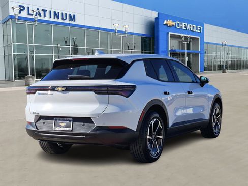 New 2026 Chevrolet Equinox EV LT image 5