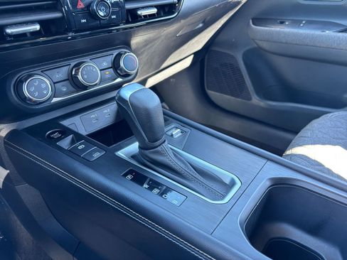 Used 2025 Nissan Kicks SV image 39