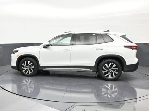 Used 2026 Volkswagen Tiguan S FWD image 2