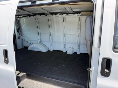 Used 2008 GMC Savana 1500 w/ Power Package RWD image 17