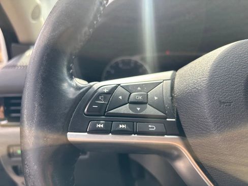 Used 2021 Nissan Sentra SV FWD image 16