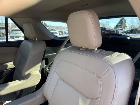 Certified 2022 Ford Explorer XLT w/ Equipment Group 202A image 19
