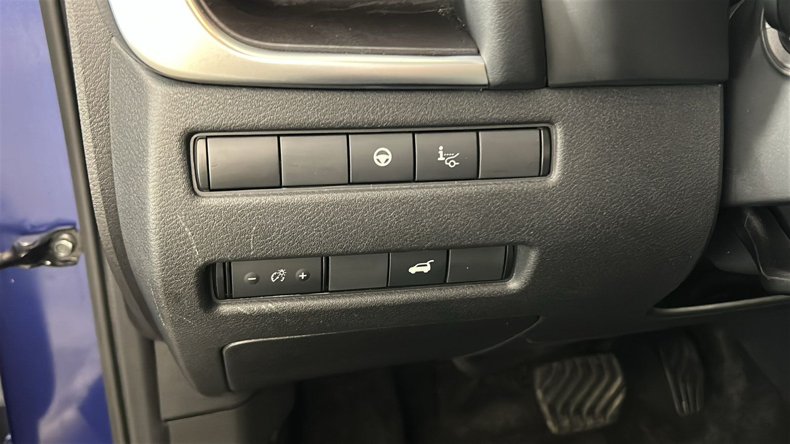 Used 2023 Nissan Rogue Platinum w/ Platinum Premium Package AWD/4WD image 23