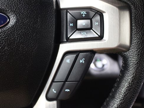 Used 2015 Ford F150 Platinum w/ Equipment Group 701A Luxury AWD/4WD image 13