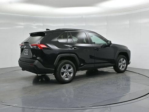 Used 2022 Toyota RAV4 LE AWD/4WD image 26