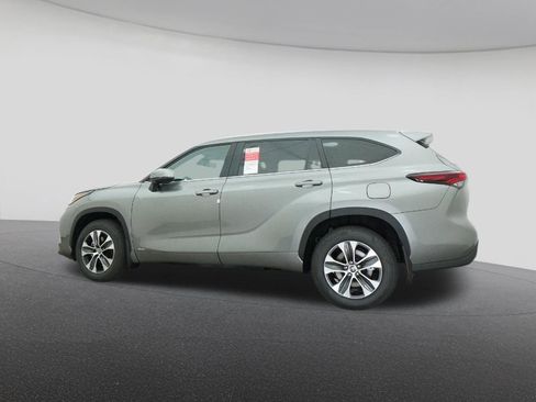 New 2026 Toyota Highlander XLE image 28