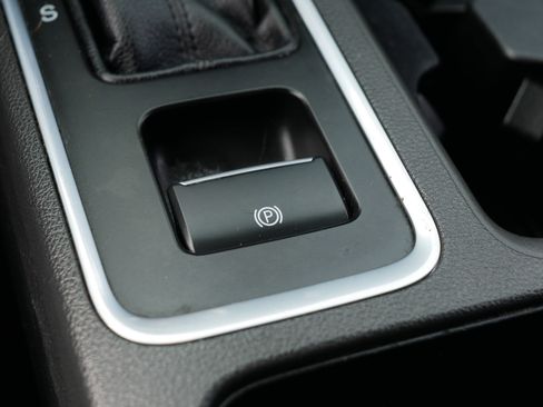 Used 2018 Ford Escape SEL image 29