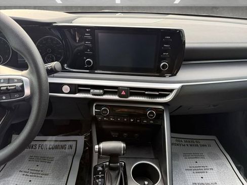 Used 2021 Kia K5 LXS image 3
