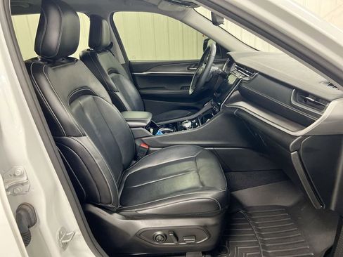 Used 2022 Jeep Grand Cherokee L Limited image 22