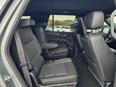 Used 2024 GMC Yukon Denali w/ Denali Reserve Package AWD/4WD image 12