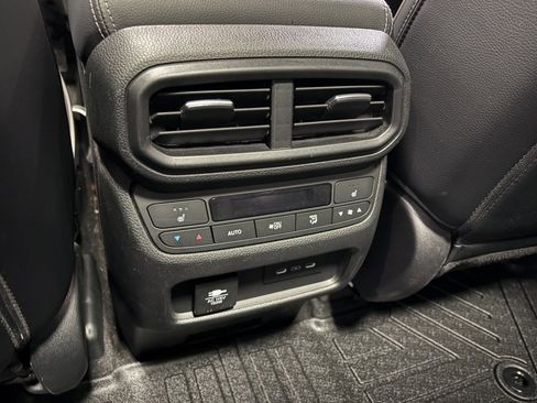 Used 2025 Honda Pilot Elite image 26