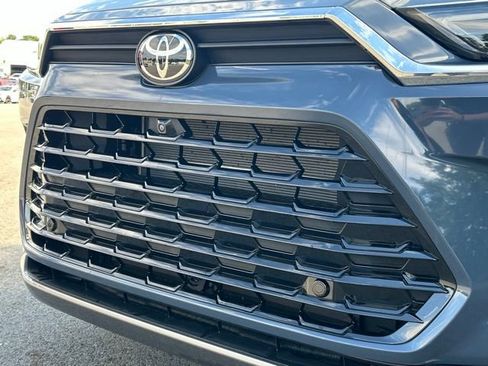 Used 2025 Toyota Grand Highlander AWD Hybrid image 14