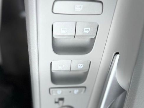 Certified 2024 Hyundai Elantra SEL FWD image 15