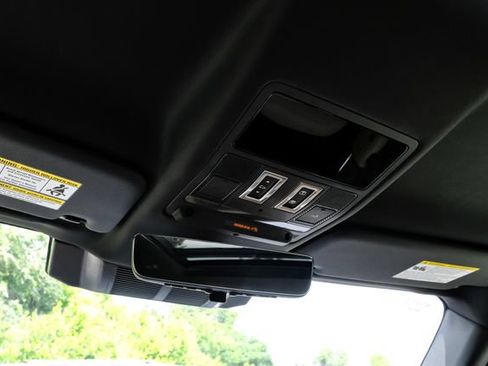 New 2026 Land Rover Defender 110 X-Dynamic SE AWD/4WD image 34