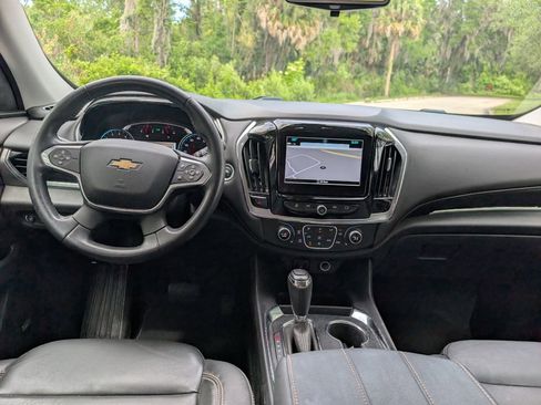 Used 2018 Chevrolet Traverse LT FWD image 11