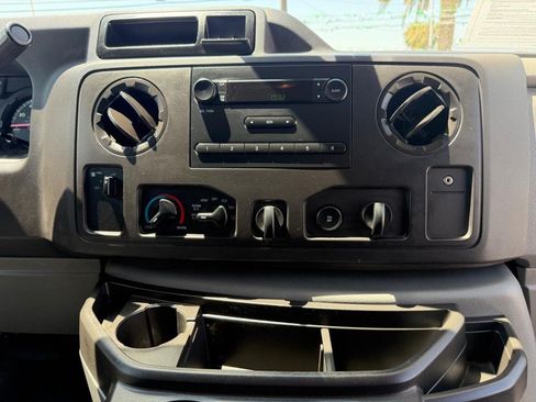 Used 2014 Ford E-150 and Econoline 150 Wagon w/ Power Windows & Locks Group RWD image 24