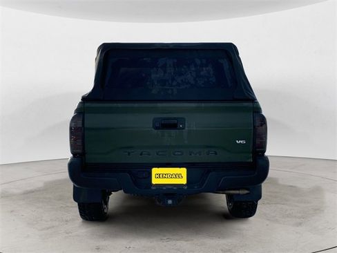 Used 2021 Toyota Tacoma TRD Off-Road image 4