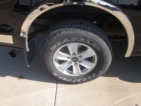 Used 2016 Ford F150 XLT w/ Trailer Tow Package AWD/4WD image 7