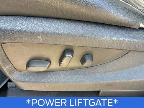 Used 2016 Chevrolet Suburban LT image 14