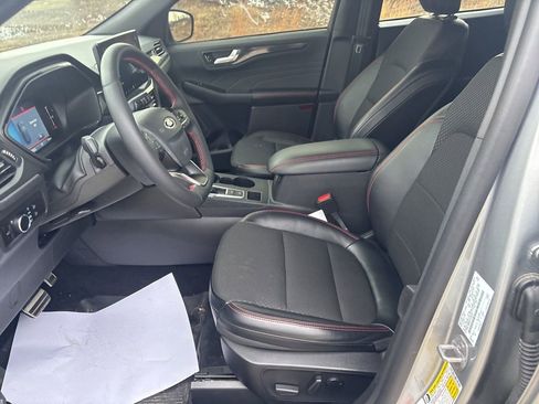Used 2023 Ford Escape ST-Line w/ Tech Pack #1 AWD/4WD image 4