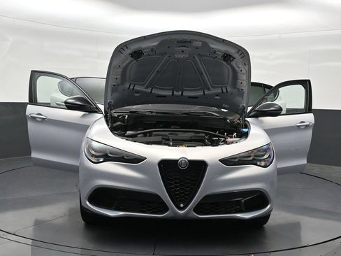 Used 2025 Alfa Romeo Stelvio Sprint w/ Veloce Package AWD/4WD image 36