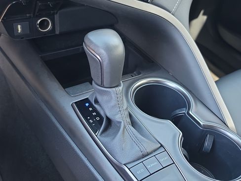 Used 2024 Toyota Camry SE FWD image 28