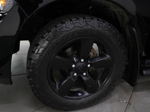 Used 2020 RAM 1500 Express w/ Wheel & Sound Group image 30