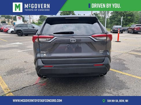 Used 2019 Toyota RAV4 XLE w/ Convenience Package AWD/4WD image 4