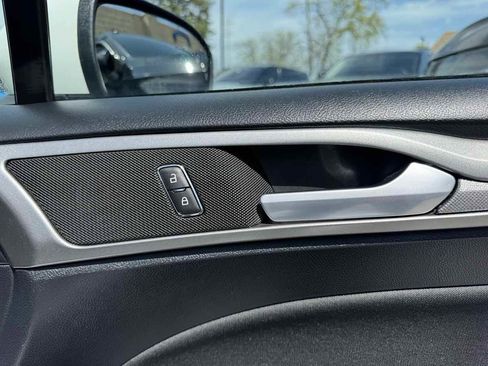 Used 2019 Ford Fusion SE image 35