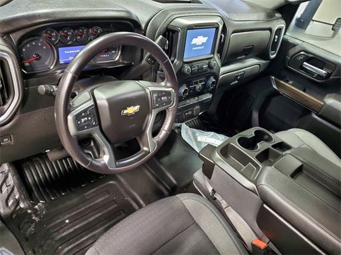Used 2022 Chevrolet Silverado 2500 LT w/ Convenience Package image 9